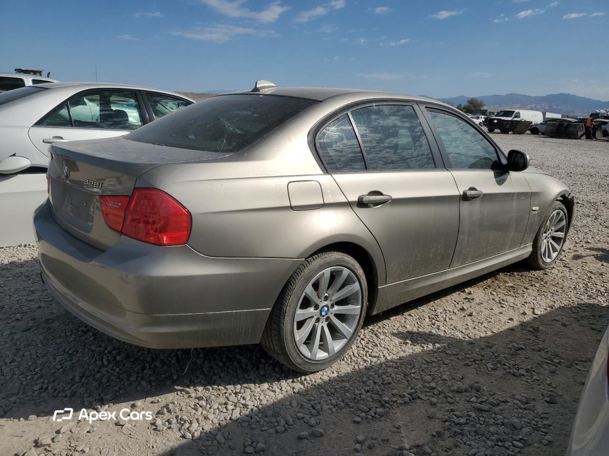 BMW Series 3 2011