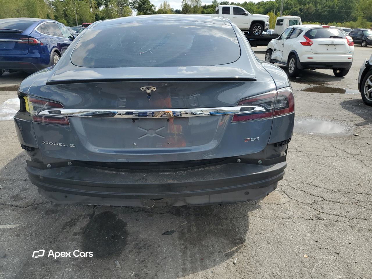 Tesla Model S 2013