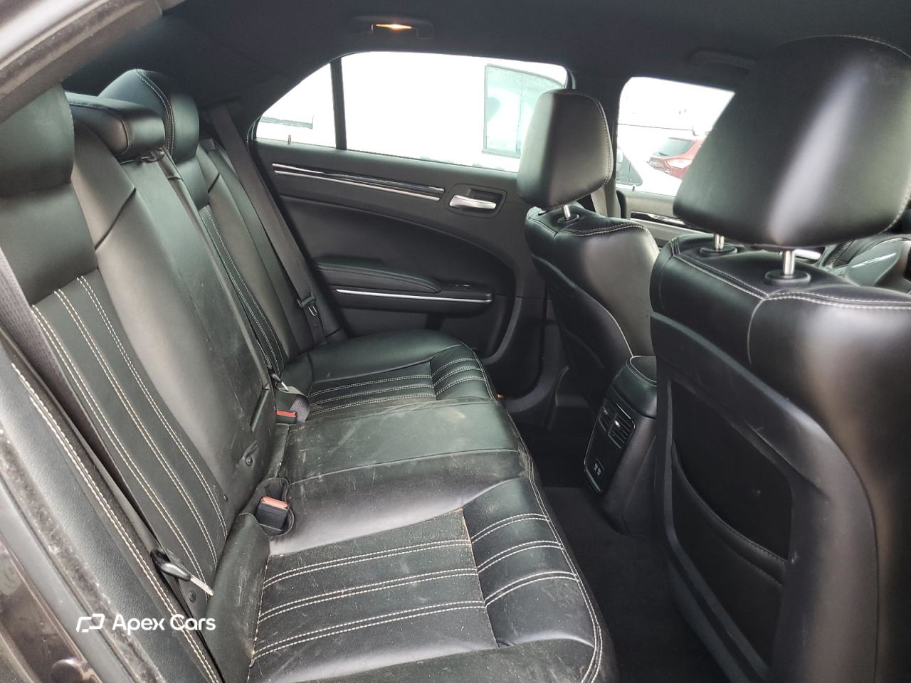 Chrysler 300 2021