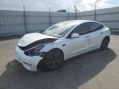 Tesla Model 3 2023 - Image 1 of 13