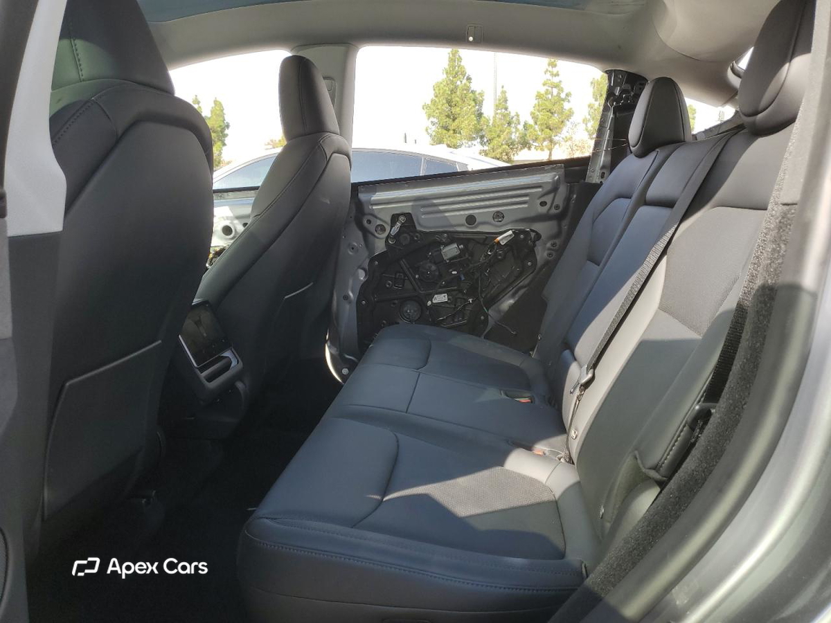 Tesla Model Y 2026