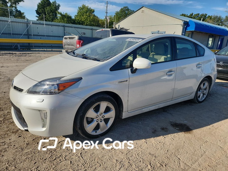 Toyota Prius 2015 - Image 1 of 12