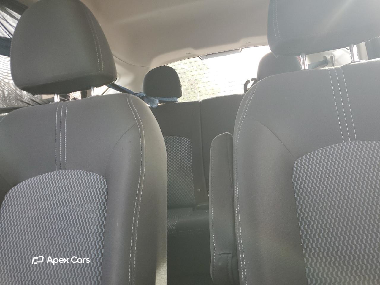 Nissan Versa 2015