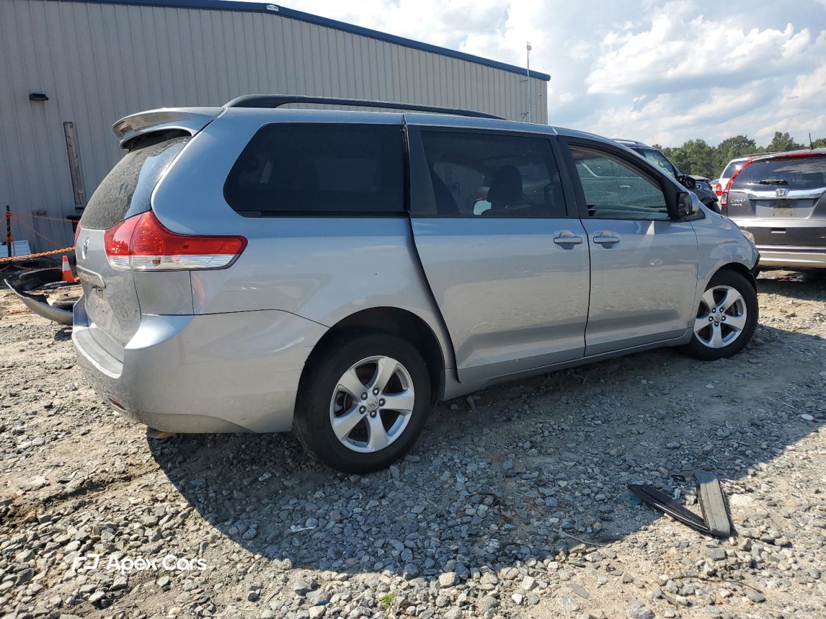 Toyota Sienna 2013
