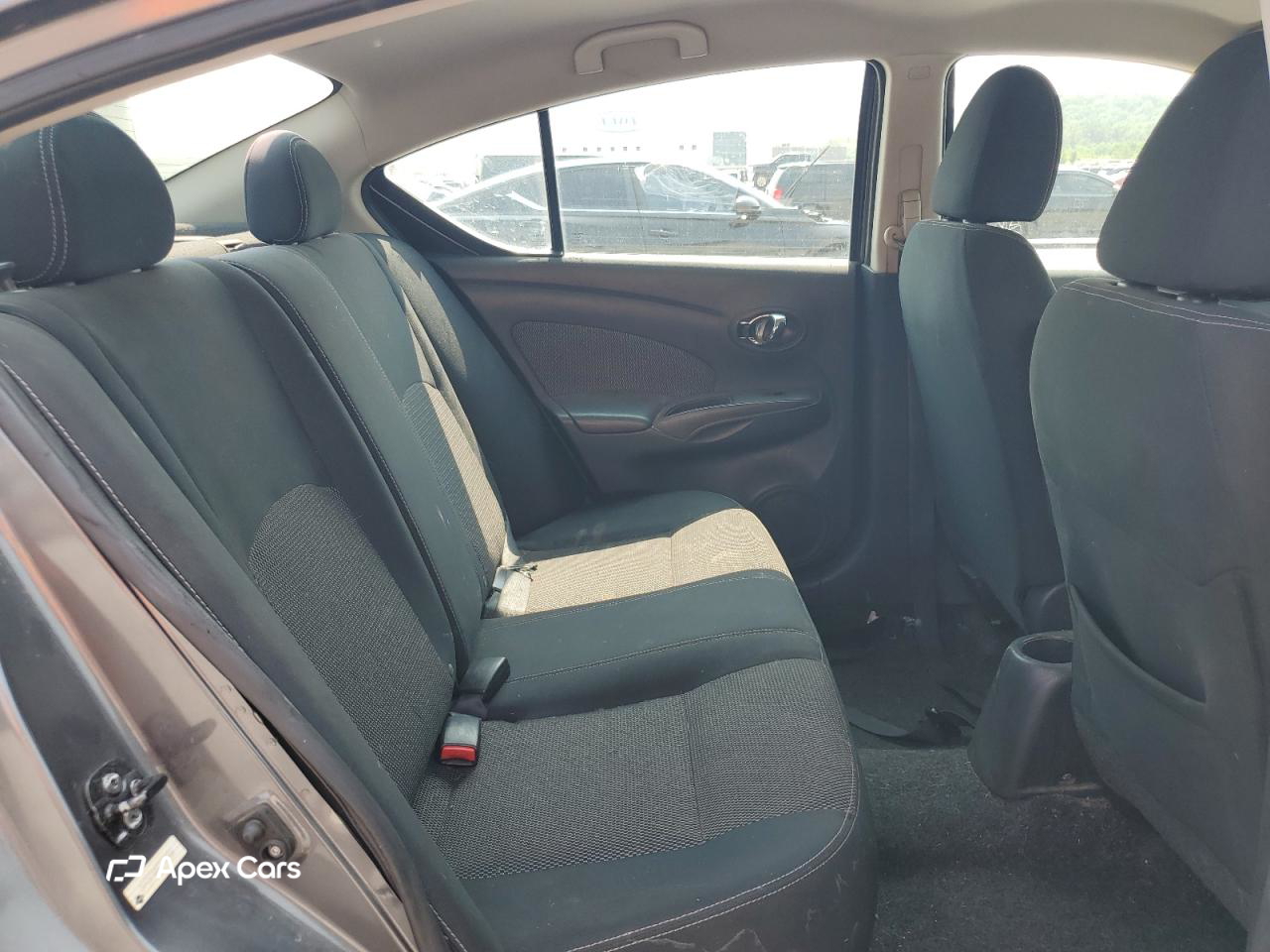 Nissan Versa 2016