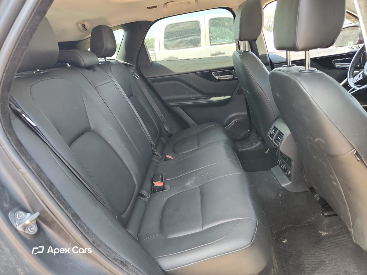 Jaguar F-Pace 2017