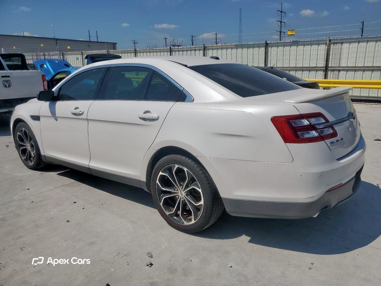 Ford Taurus 2015