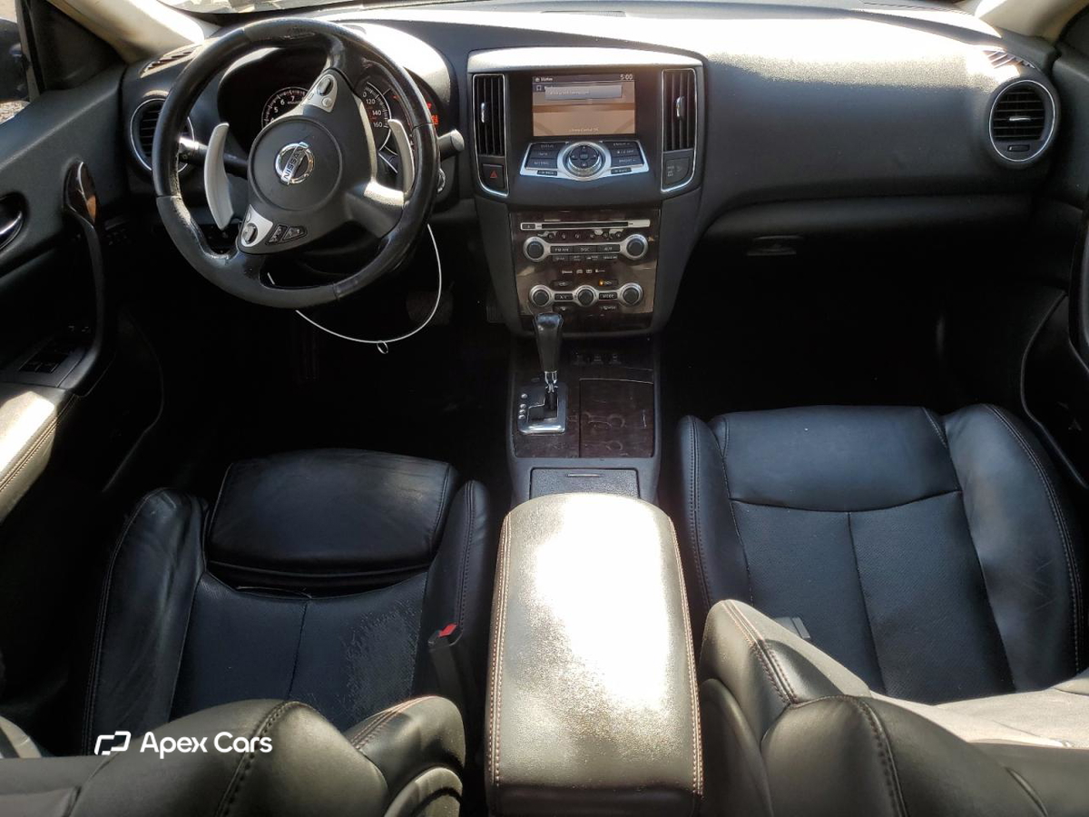 Nissan Maxima 2010