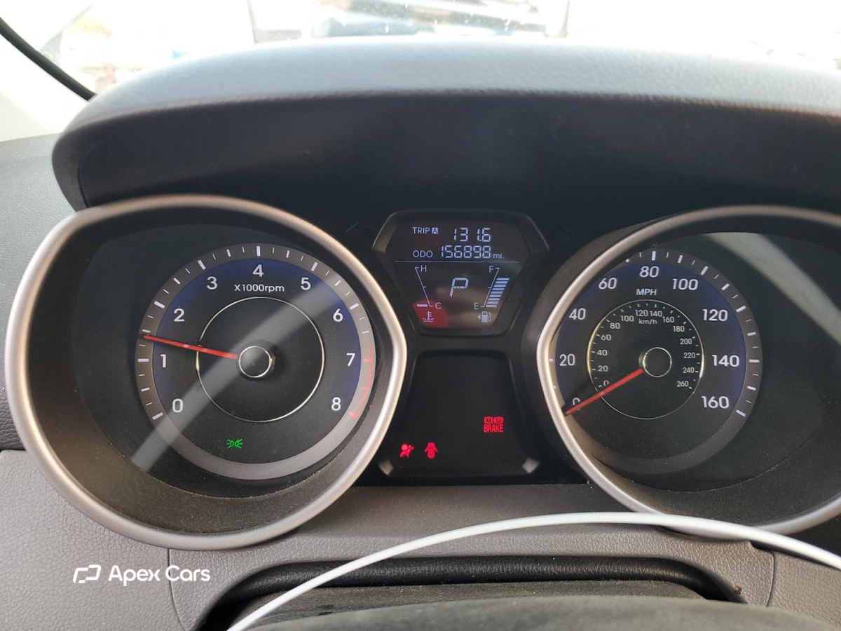 Hyundai Elantra 2012