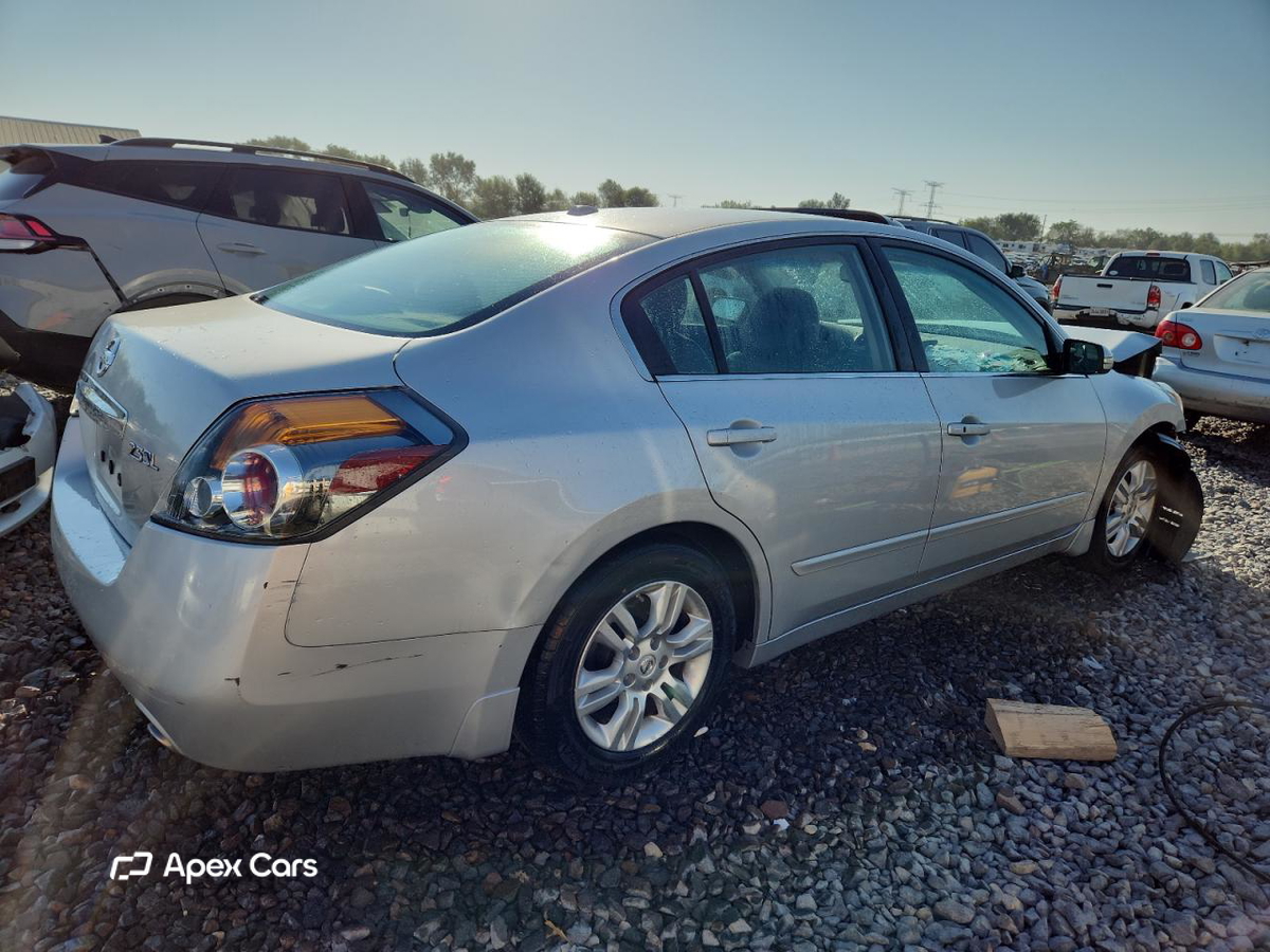 Nissan Altima 2012