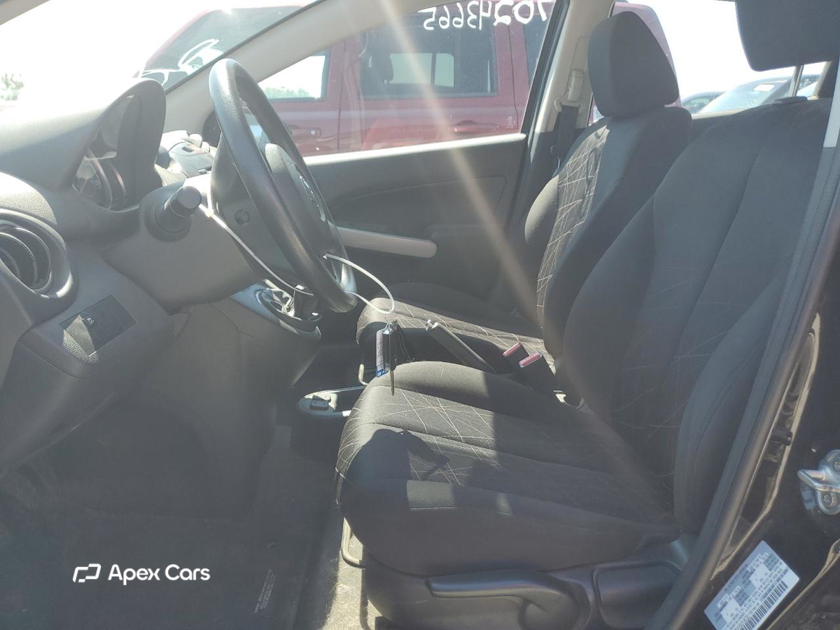 Mazda 2 2012