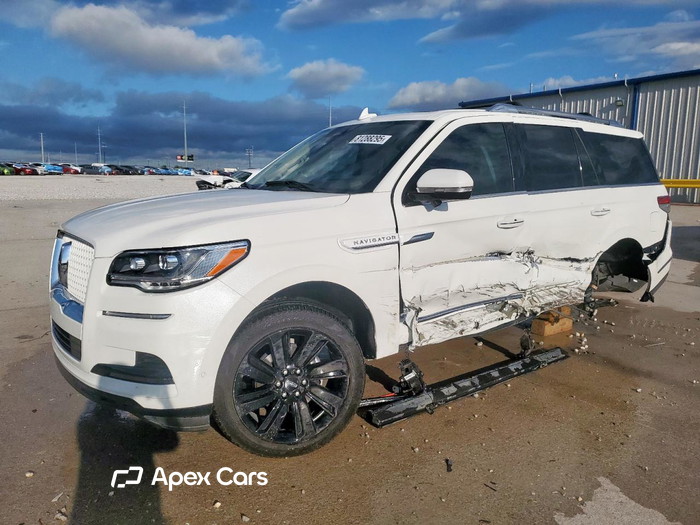 2024 Lincoln Navigator - Image 1 of 5