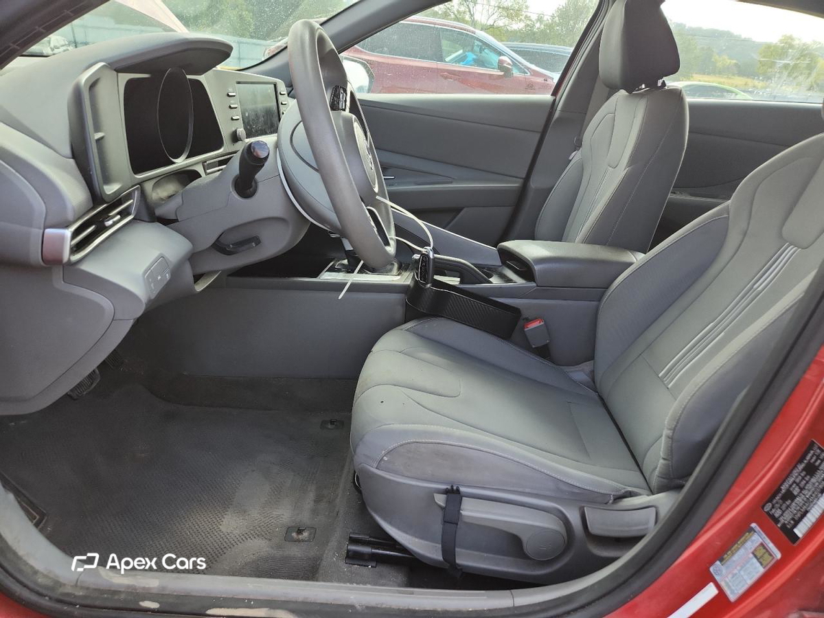 Hyundai Elantra 2021