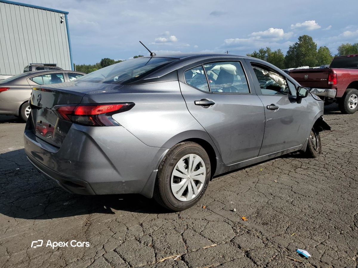 Nissan Versa 2024