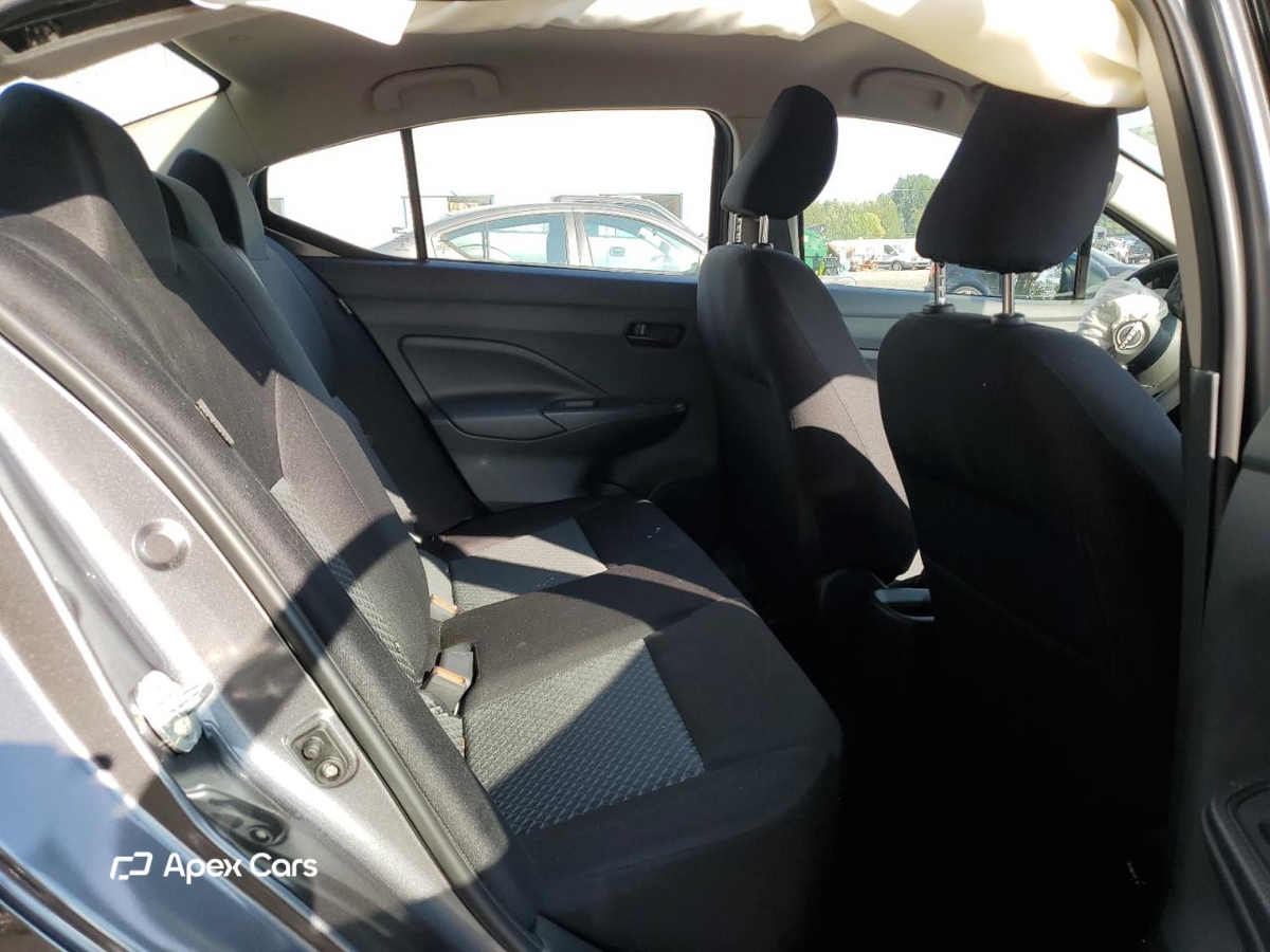Nissan Versa 2024