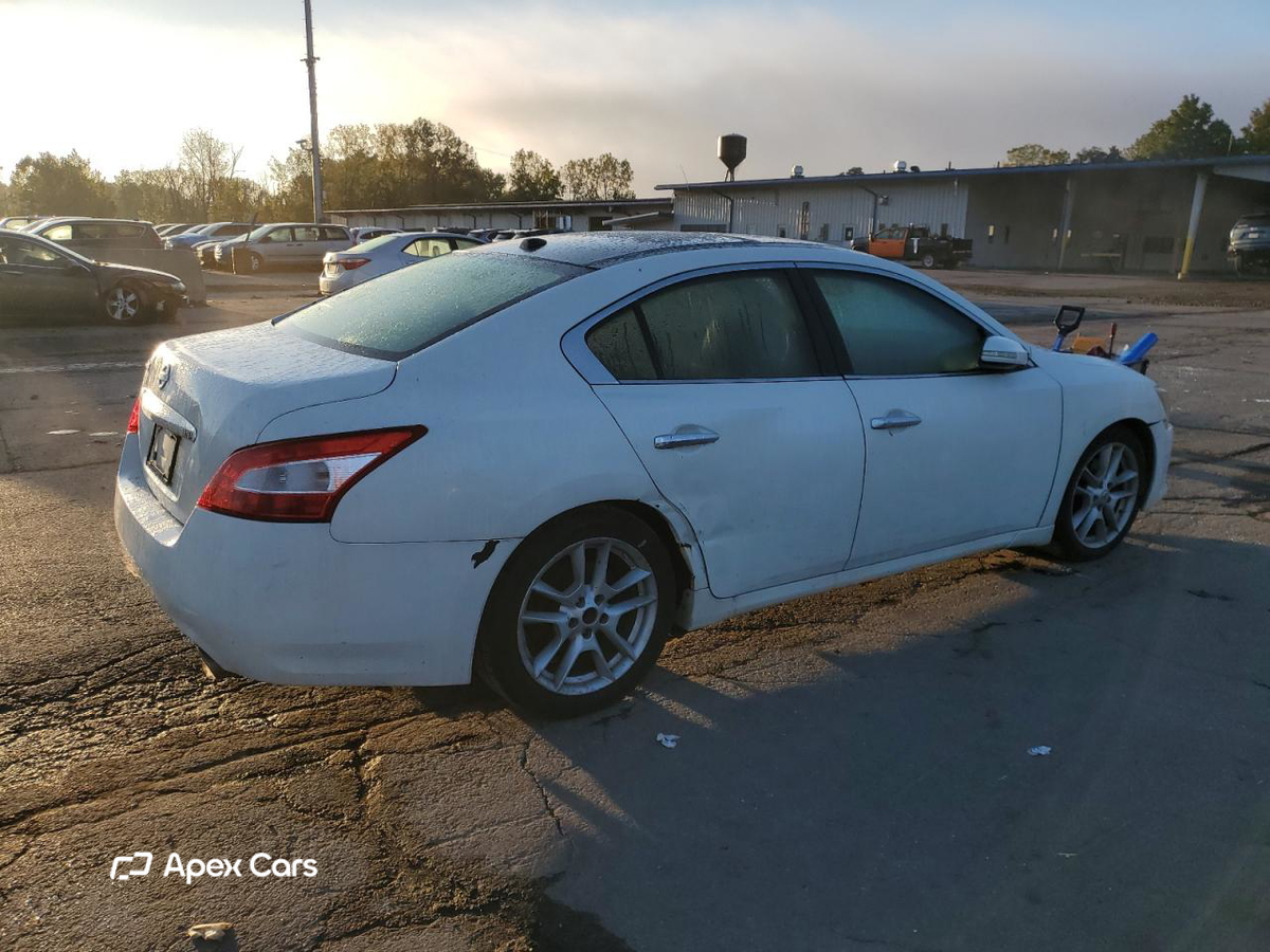 Nissan Maxima 2011