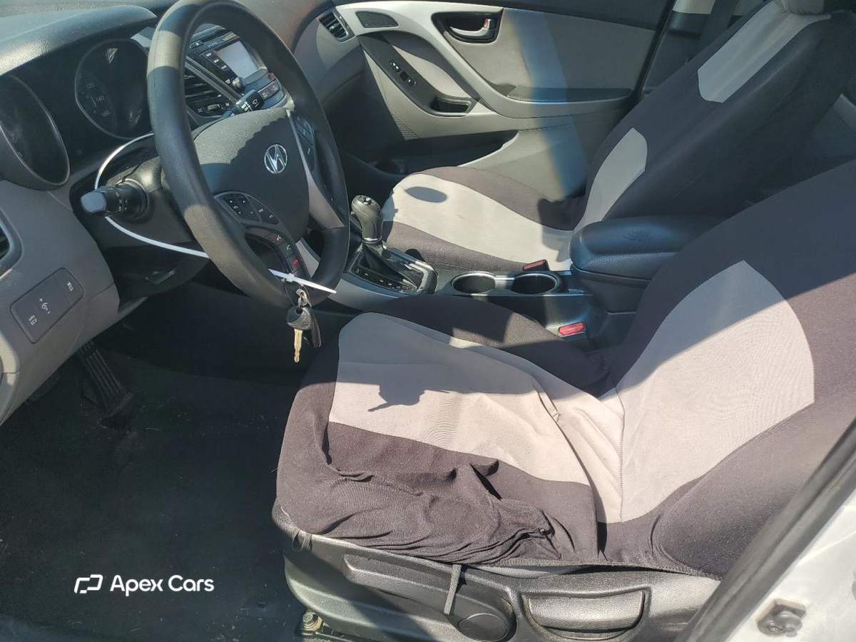 Hyundai Elantra 2015