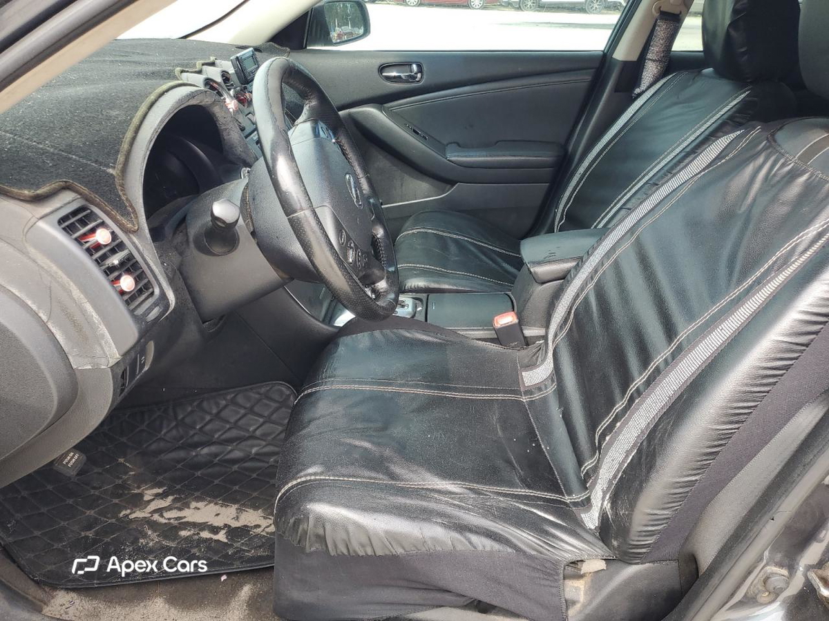 Nissan Altima 2010