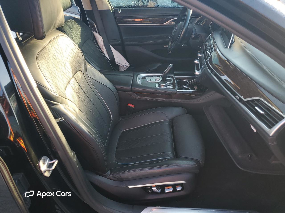 BMW Series 7 2016