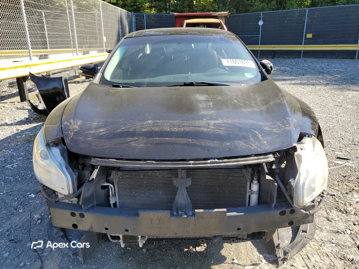 Nissan Maxima 2011