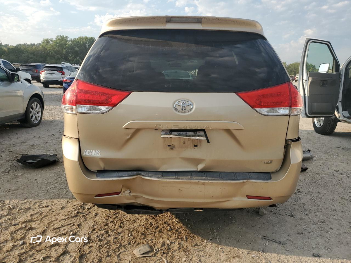 Toyota Sienna 2012