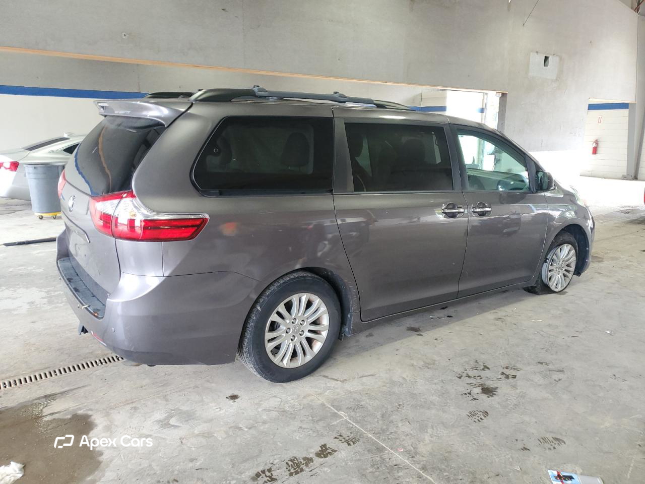 Toyota Sienna 2015