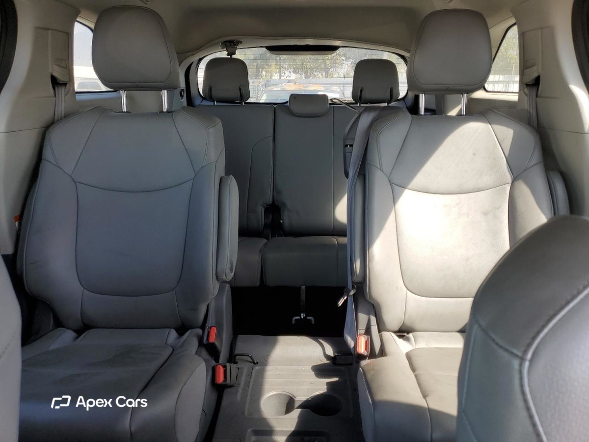 Toyota Sienna 2021