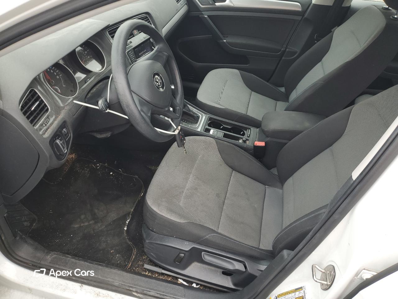 Volkswagen e Golf 2015