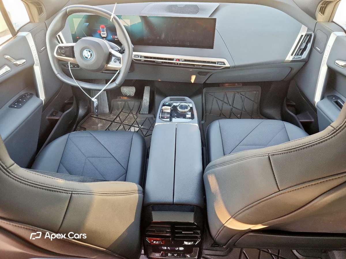 BMW iX 2025
