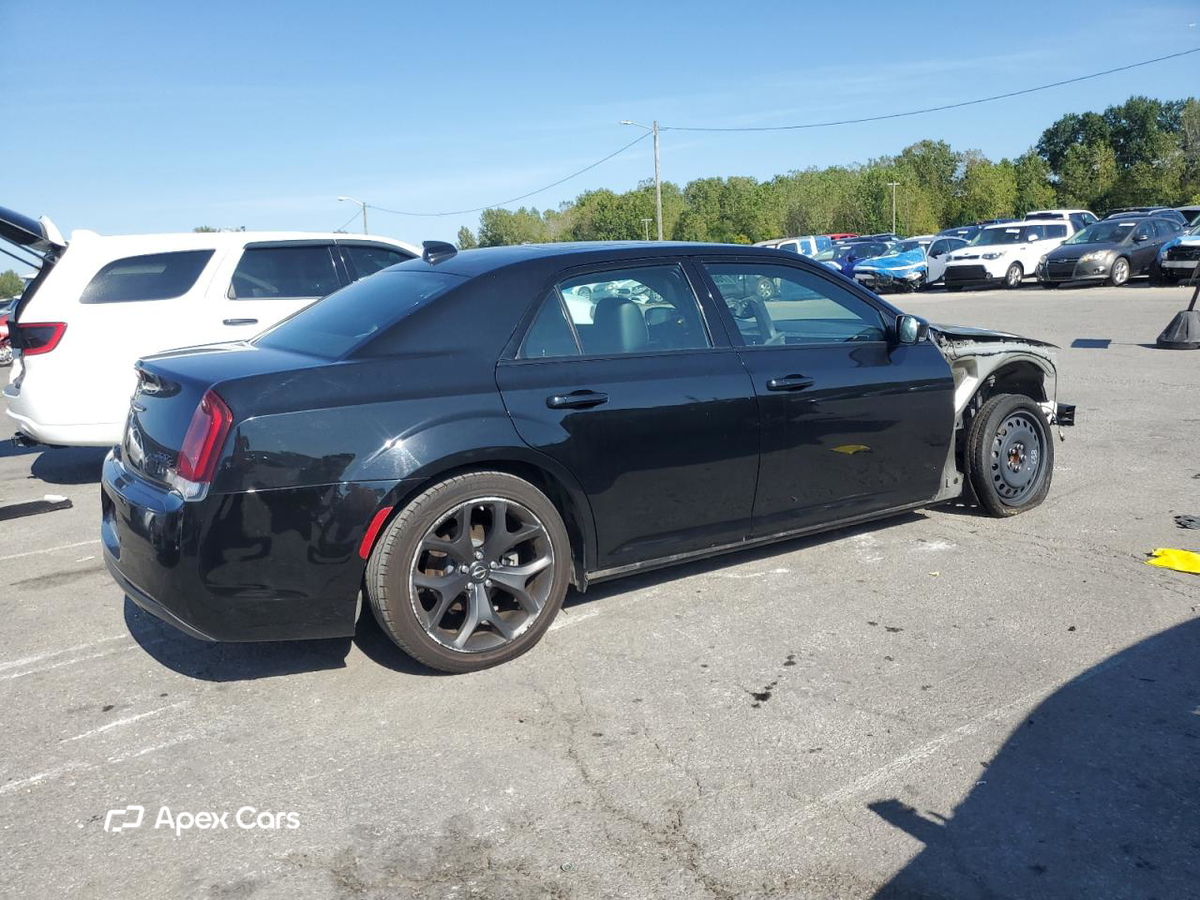 Chrysler 300 2022