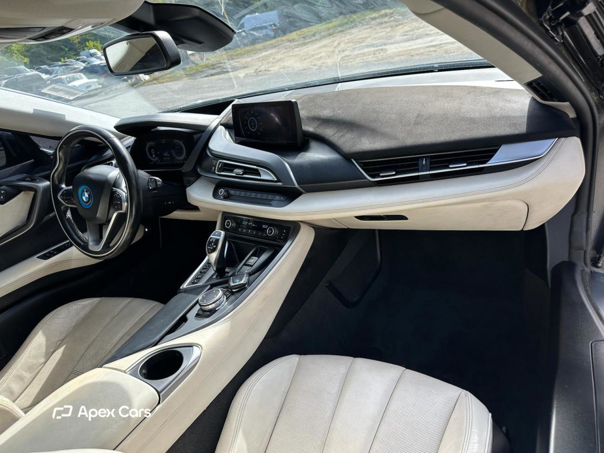 BMW i8 2016