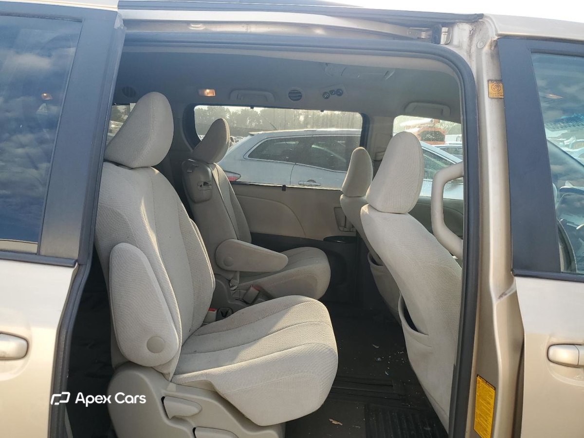 Toyota Sienna 2012