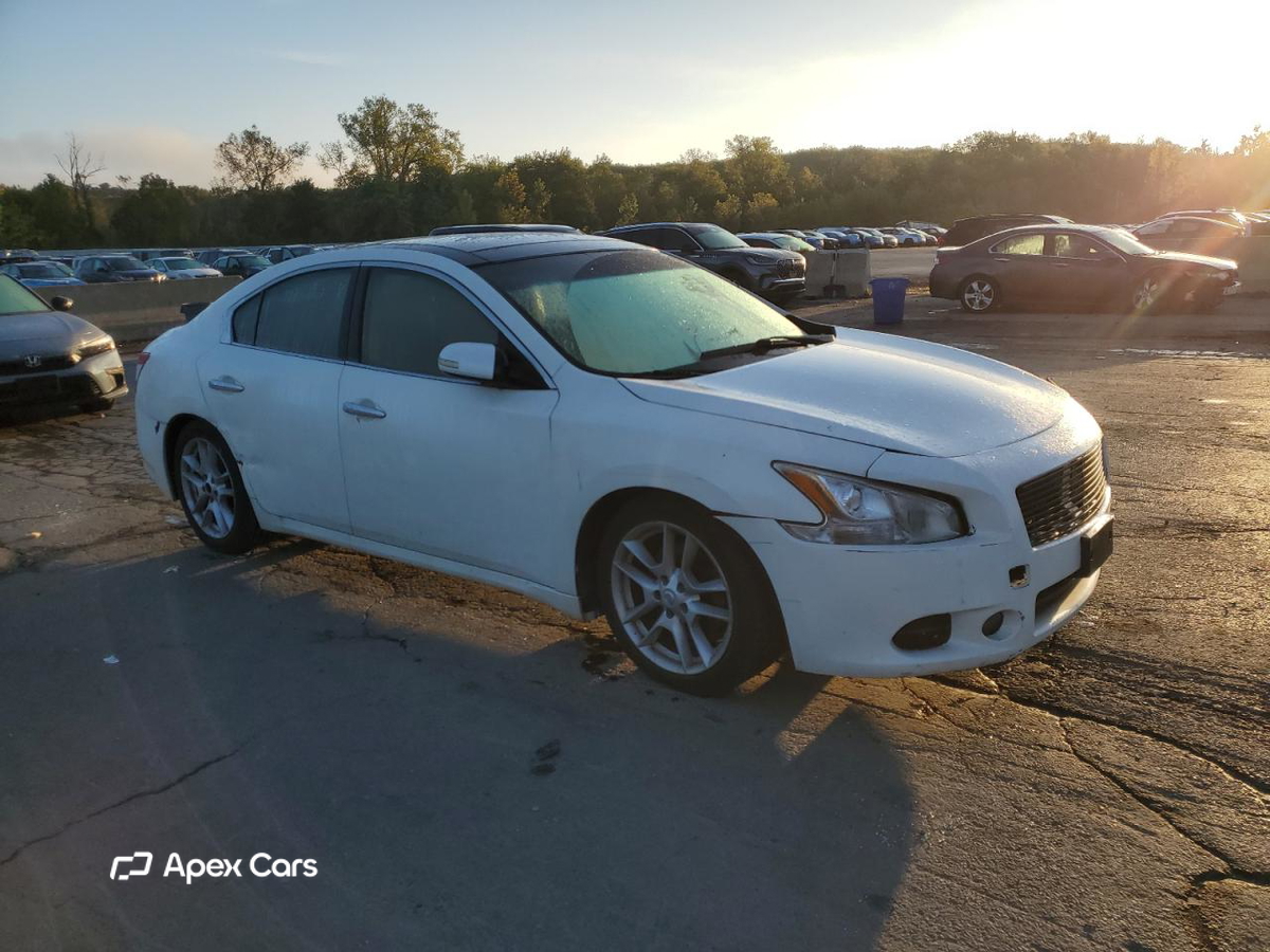 Nissan Maxima 2011