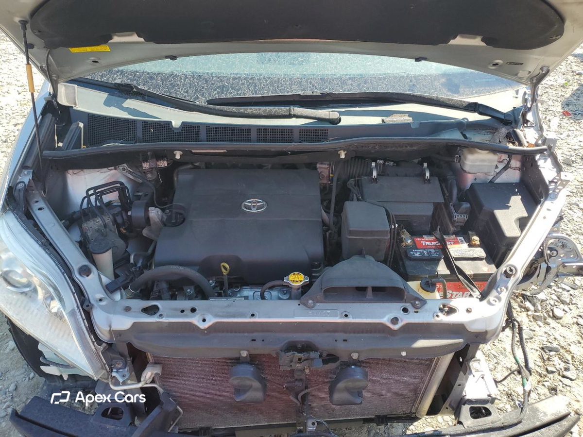 Toyota Sienna 2013