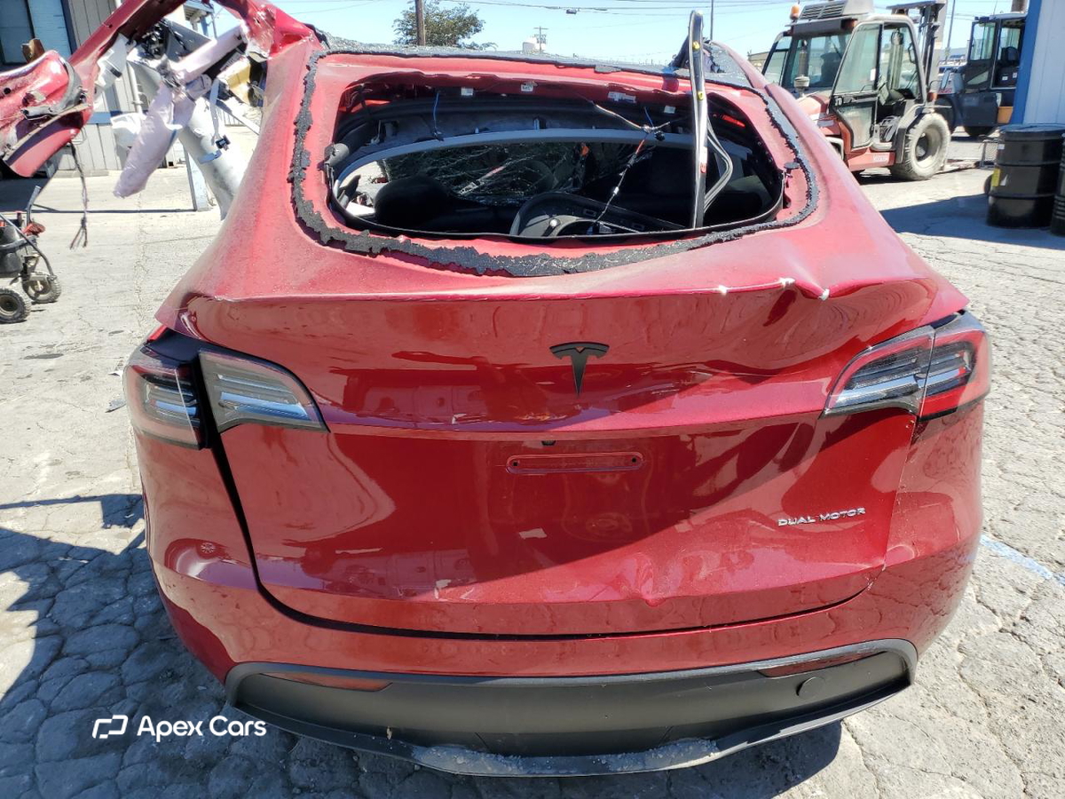 Tesla Model Y 2025