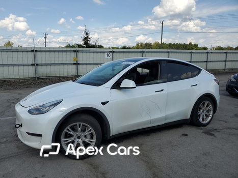 Tesla Model Y 2021 - Image 1 of 14