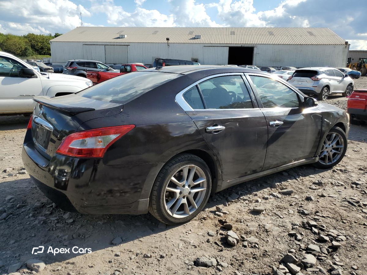 Nissan Maxima 2010