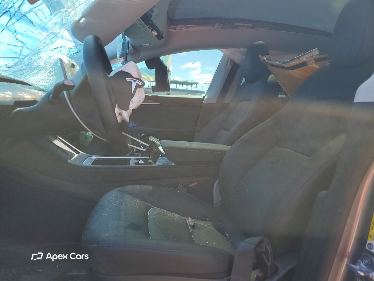 Tesla Model Y 2025
