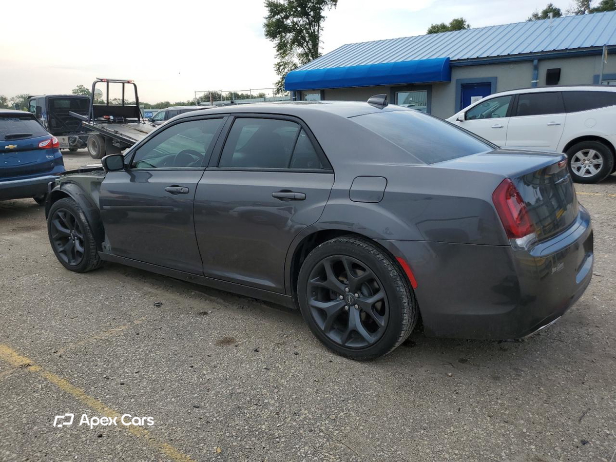Chrysler 300 2021