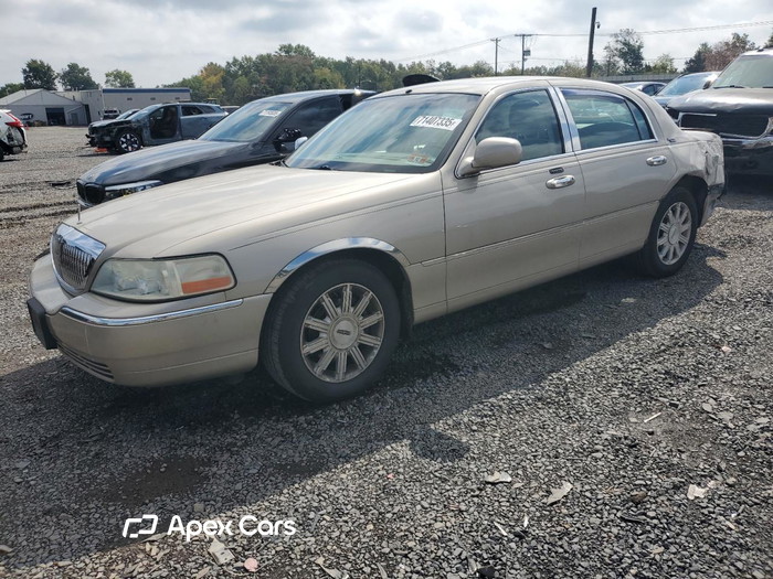 2008 Lincoln Town Car - Image 1 of 5