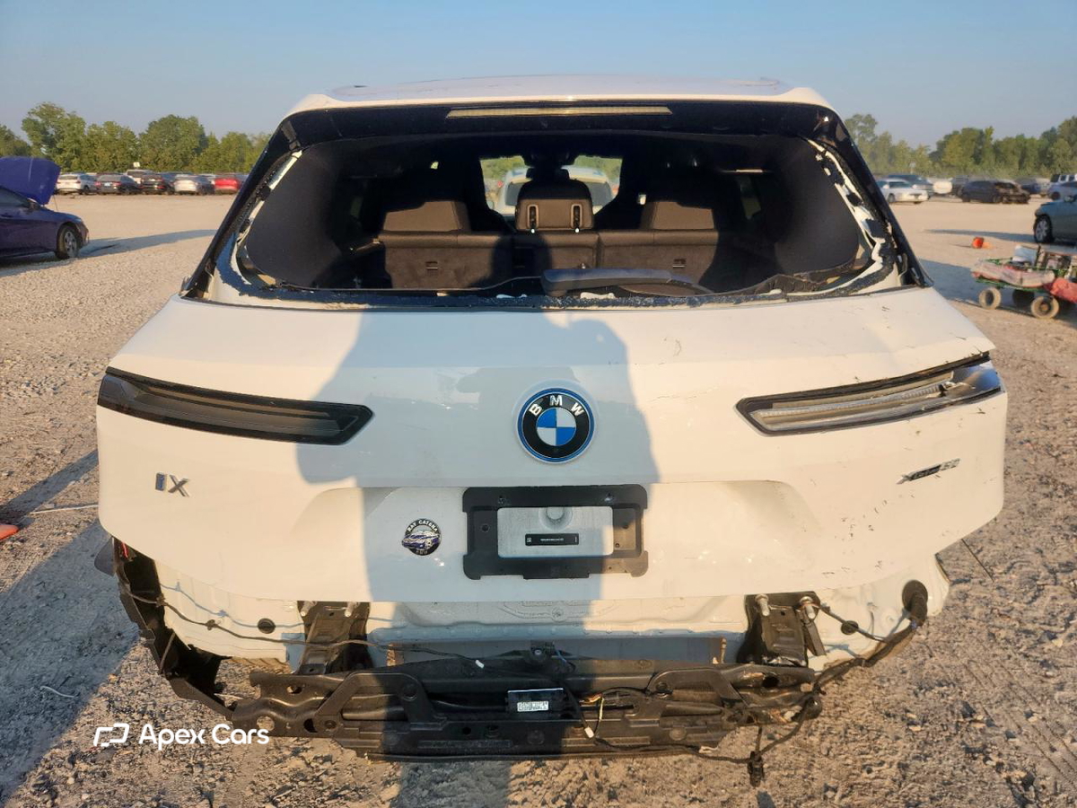 BMW iX 2025