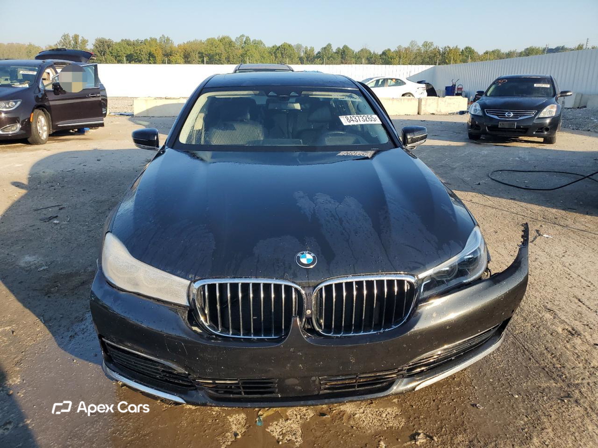 BMW Series 7 2016