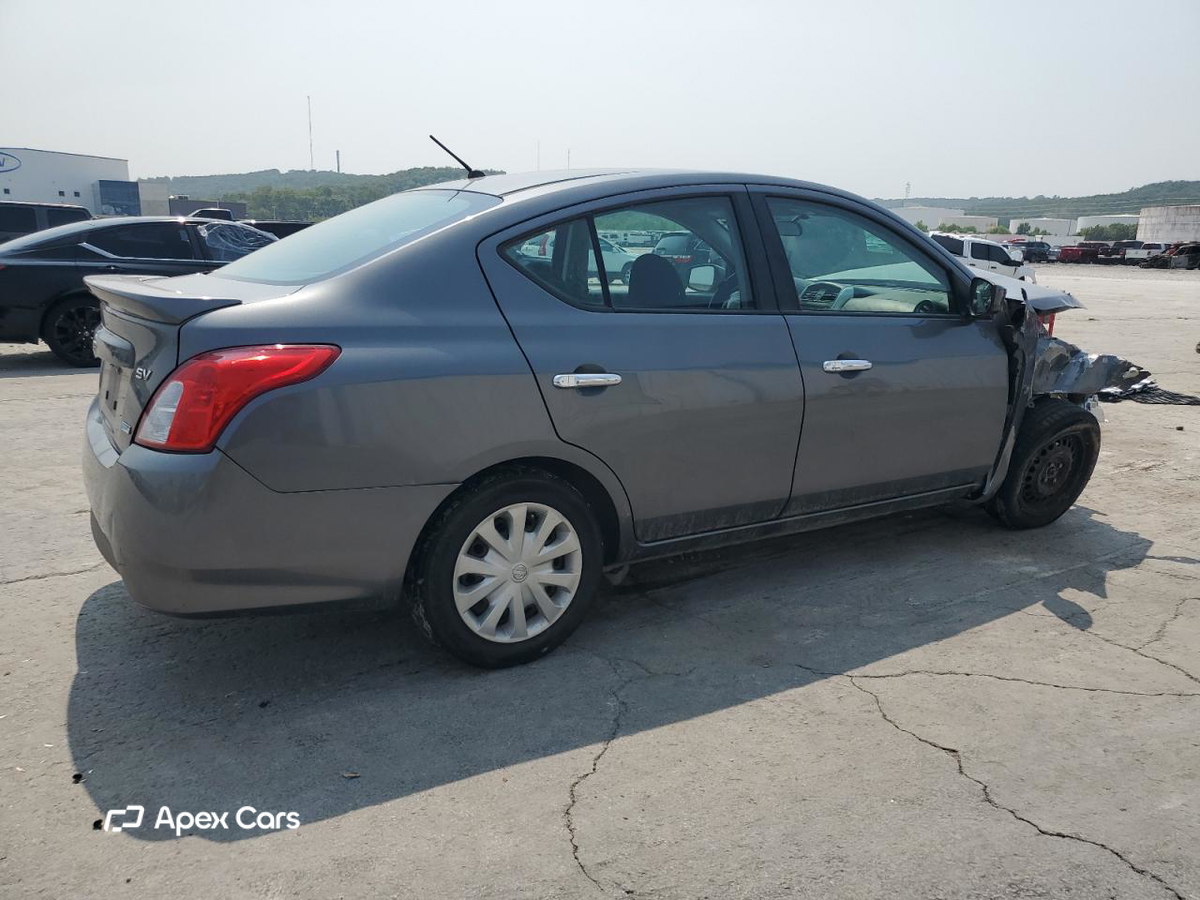Nissan Versa 2016
