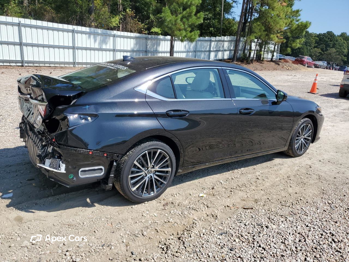 Lexus ES 2025