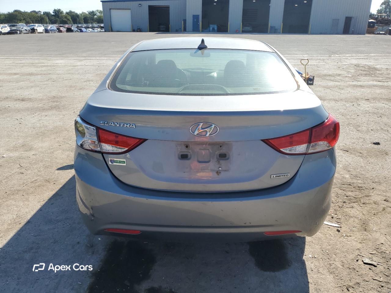 Hyundai Elantra 2012