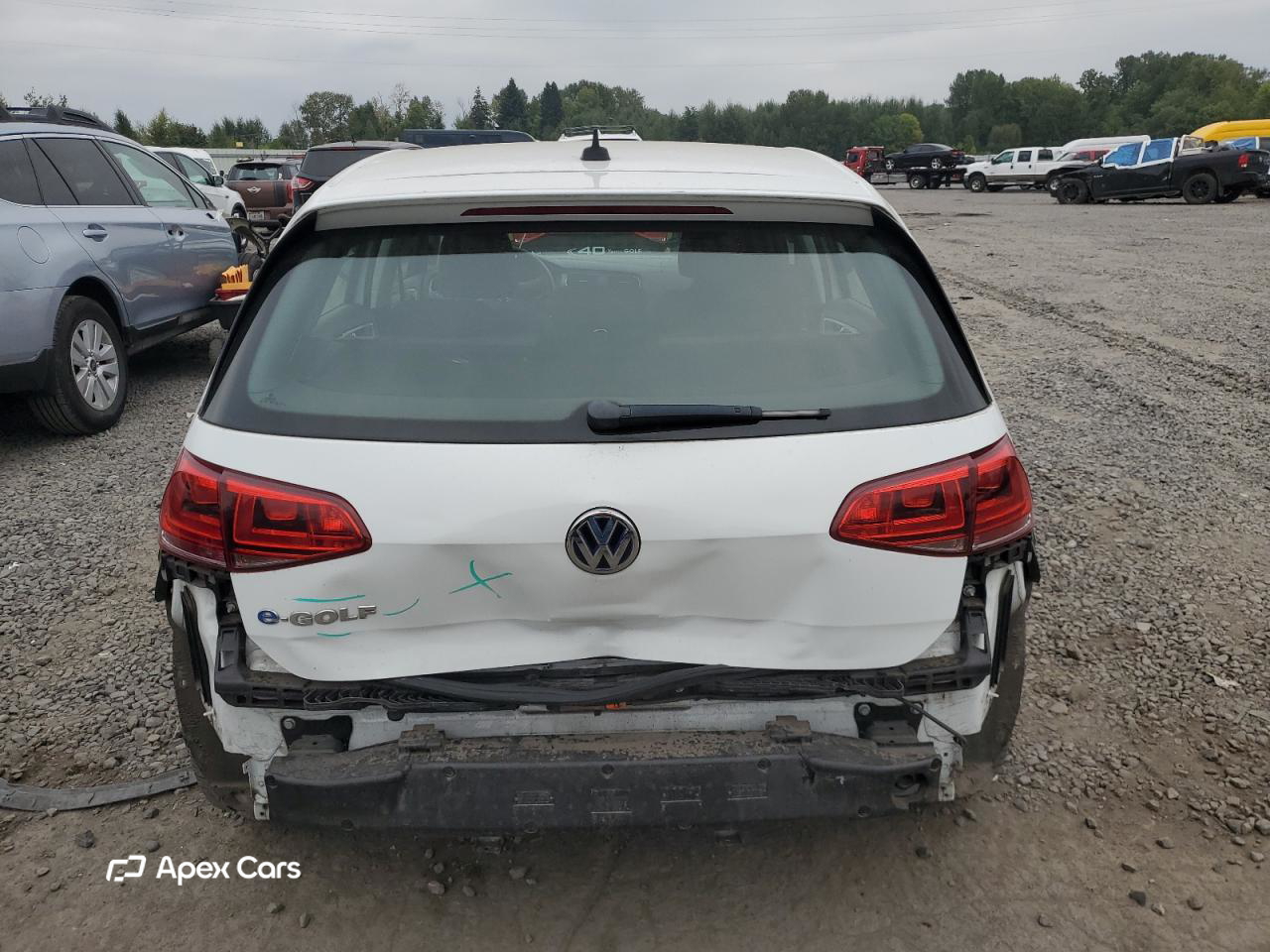 Volkswagen e Golf 2015