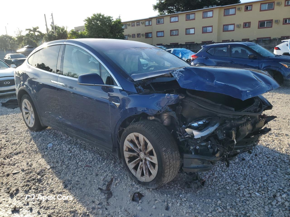 Tesla Model X 2020