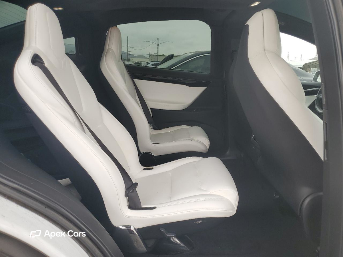 Tesla Model X 2019
