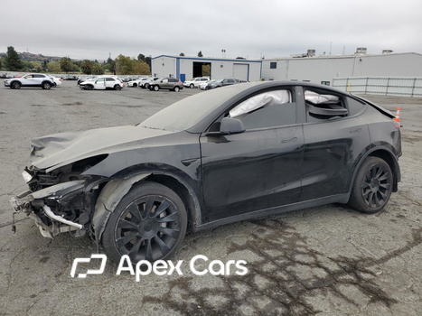 Tesla Model Y 2021 - Image 1 of 14