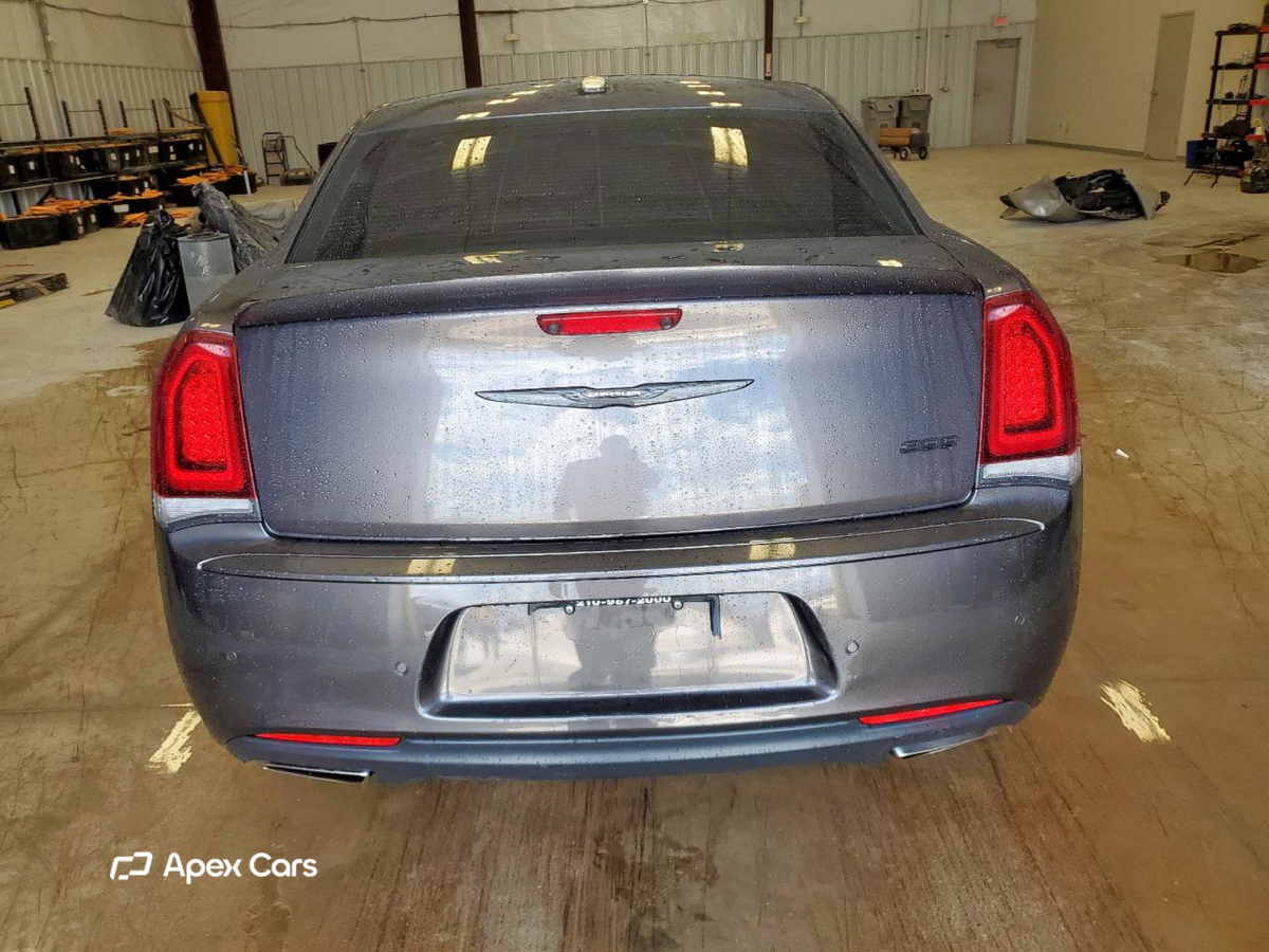 Chrysler 300 2022